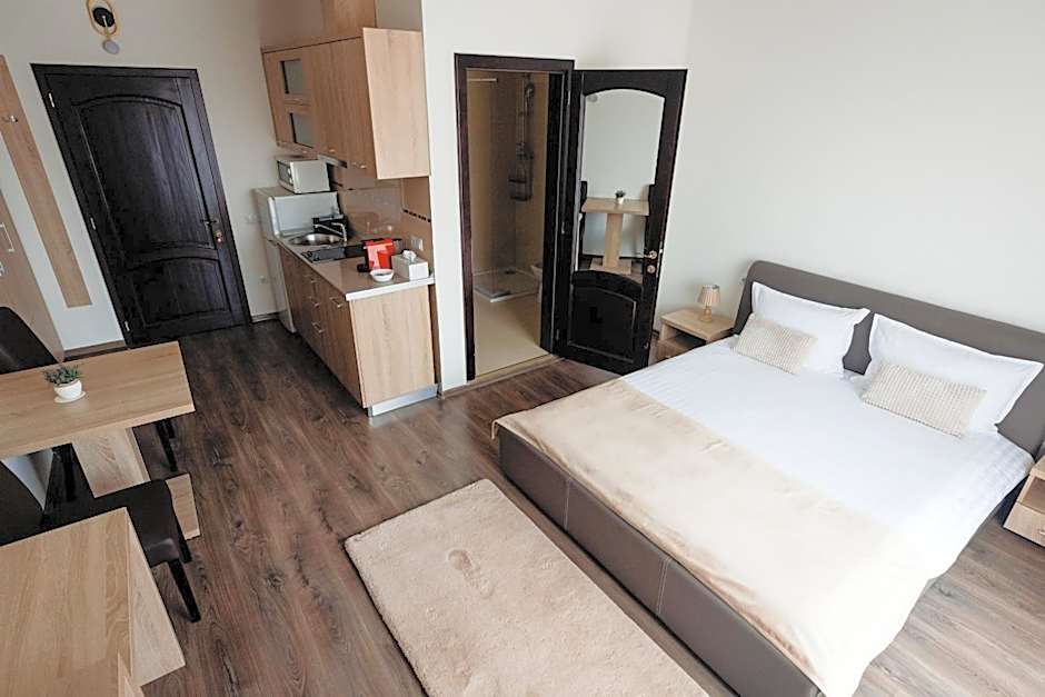 Aparthotel Punct pe i