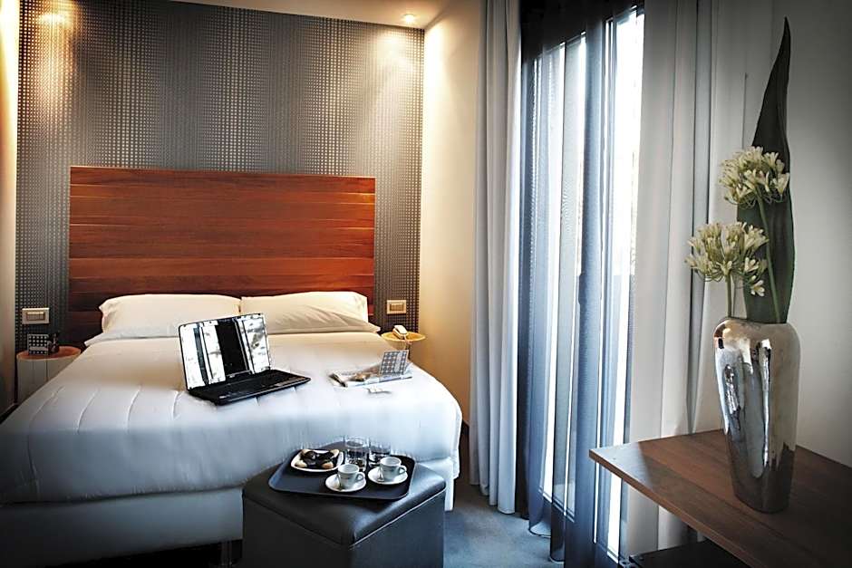 Q Hotel