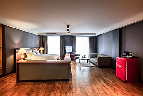 Executive Suite with River View