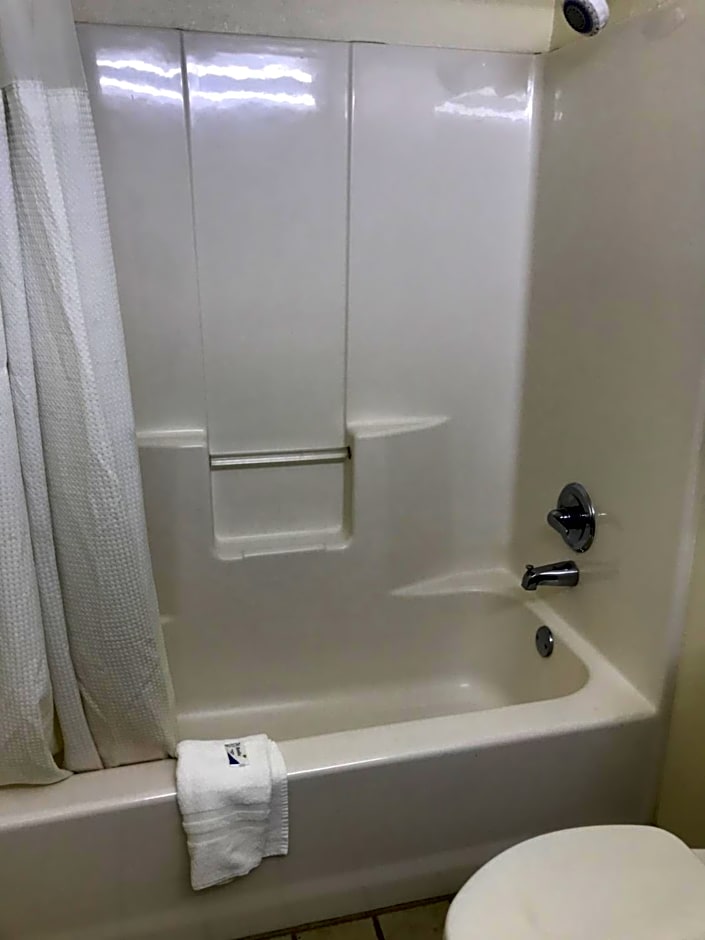 COUNTRY INN MOTEL