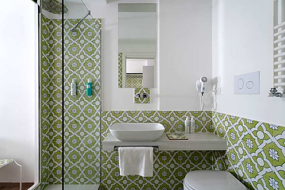 Domo 20 Hotel & Rooftop