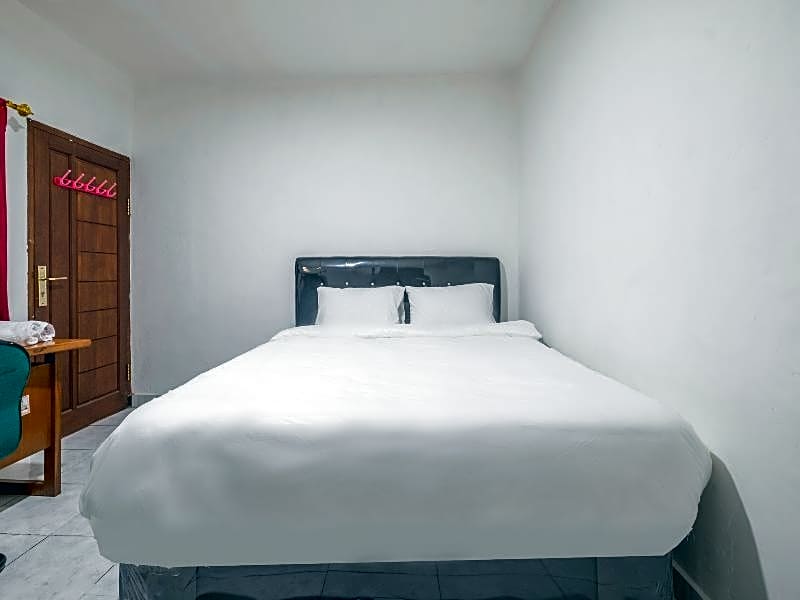 OYO Life 2391 Baladewa Residence Syariah