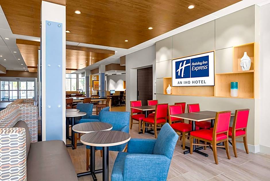 Holiday Inn Express & Suites Sanford- Lake Mary By IHG