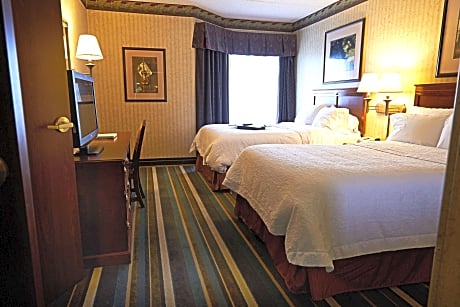 2 Double Mobility/Hearing Access Tub Suite Ns