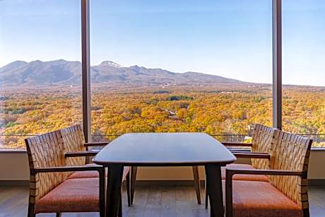 Main Tower - Twin Room with Mountain Front - Top Floor - Non-Smoking