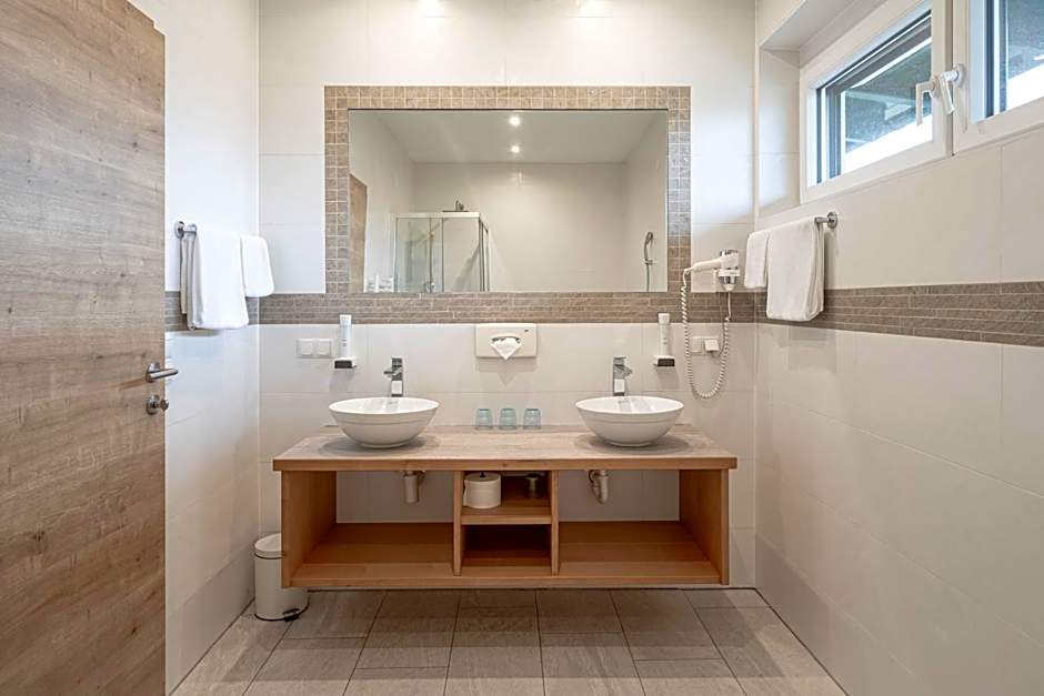 SCHACHENWALD Hotel & Restaurant I Free Parking