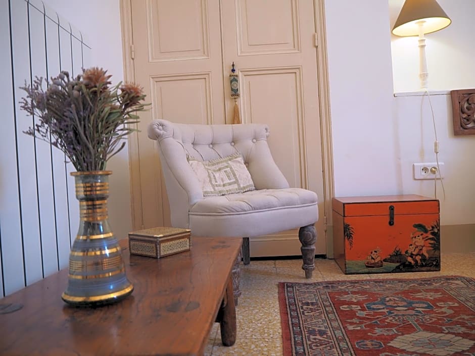Maison Velvet