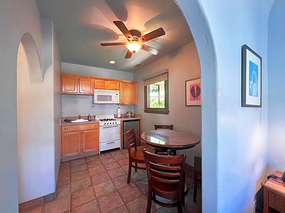 Casa Del Mar Inn