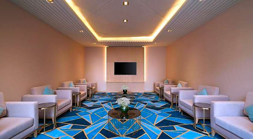 Maani Muscat Hotel and Apartments