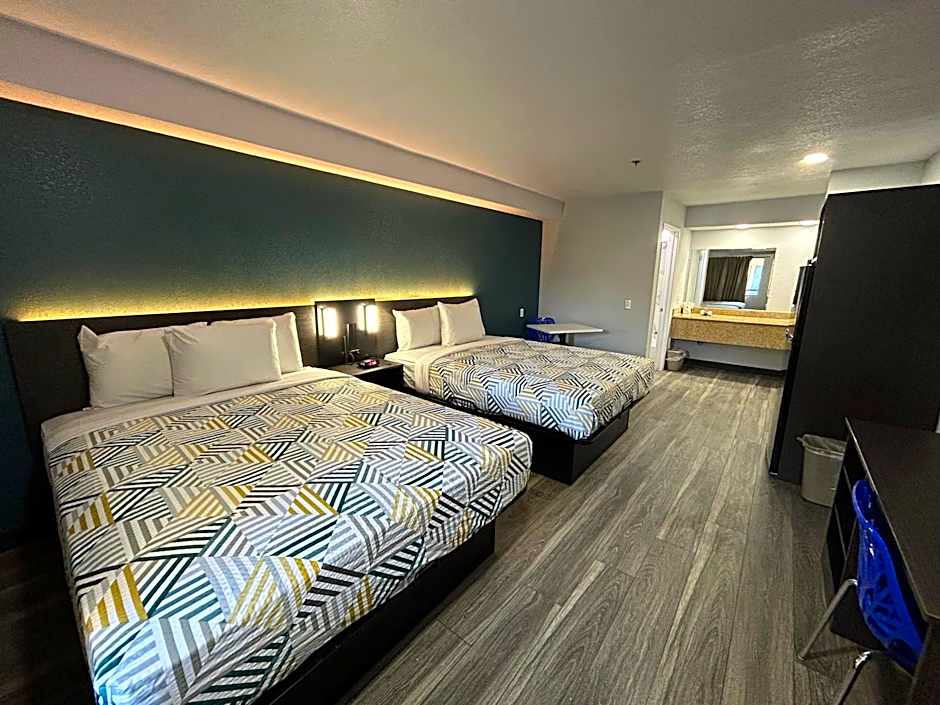 Studio 6 Bakersfield, CA South