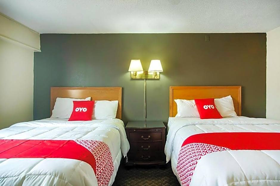 OYO Hotel Hutchinson West 4th Ave