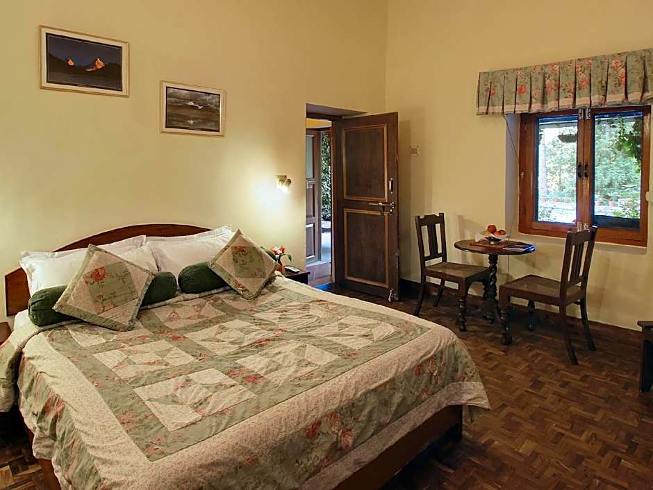 Chevron Rosemount Hotel