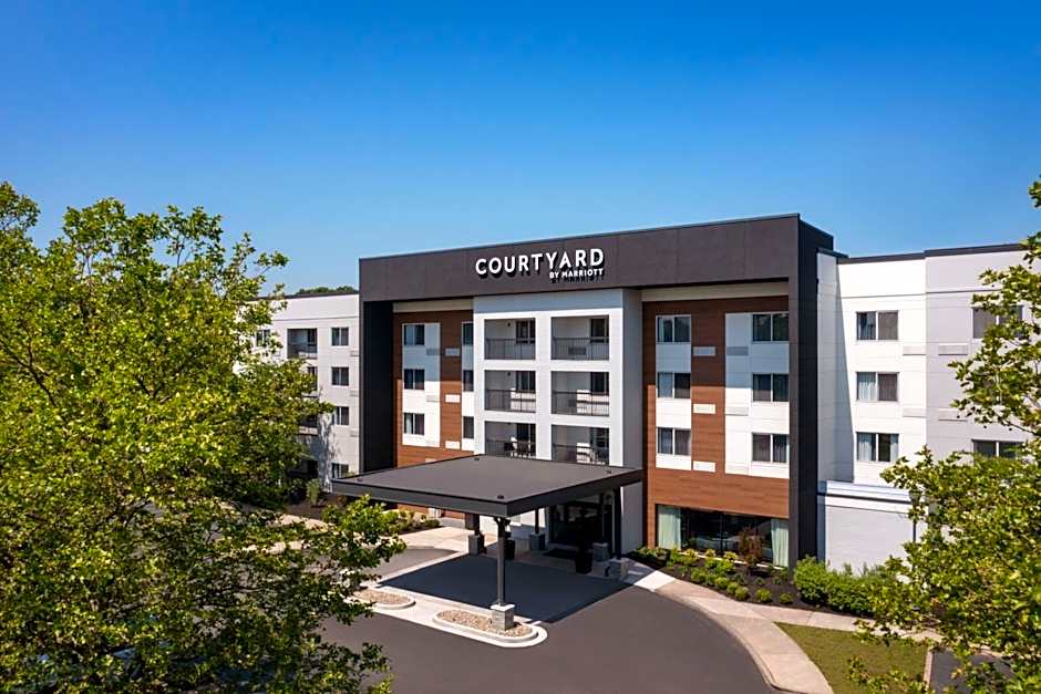 Courtyard by Marriott Edison Woodbridge