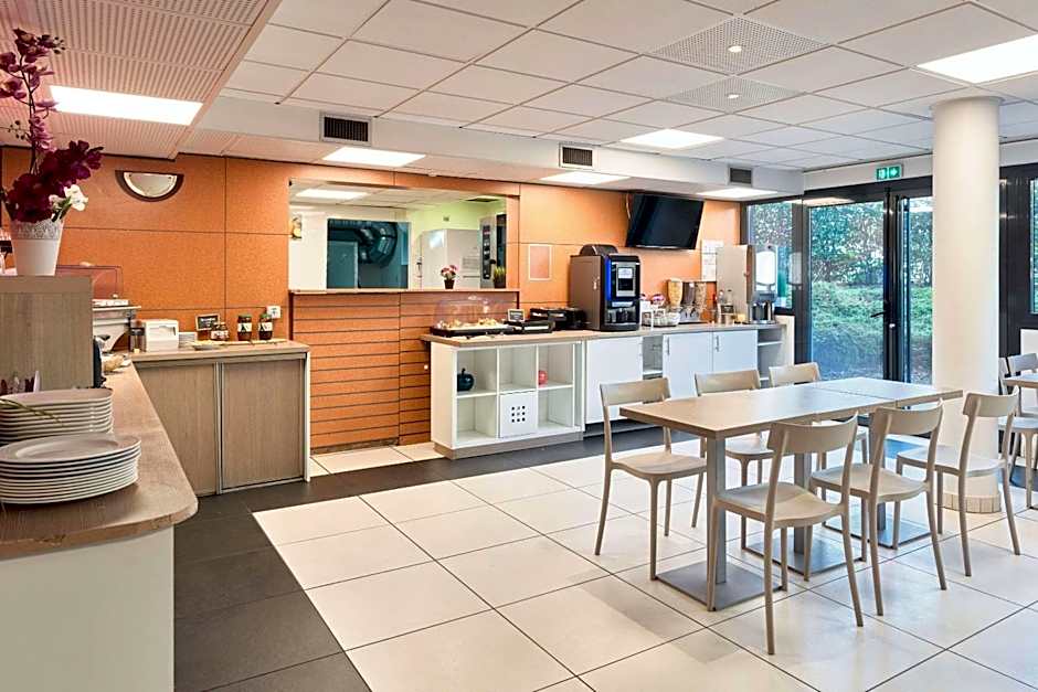 Comfort Aparthotel Versailles, St Cyr l'Ecole