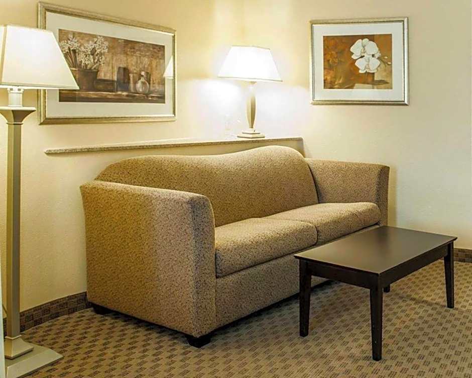 Comfort Suites
