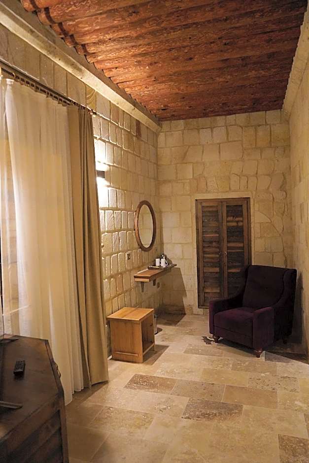 EVANTHIA CAVE SUITES