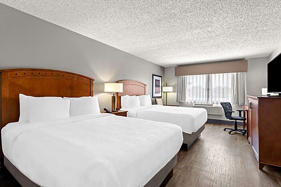 Photo 1 of 4 of Junior 2 Queen Beds Suite
