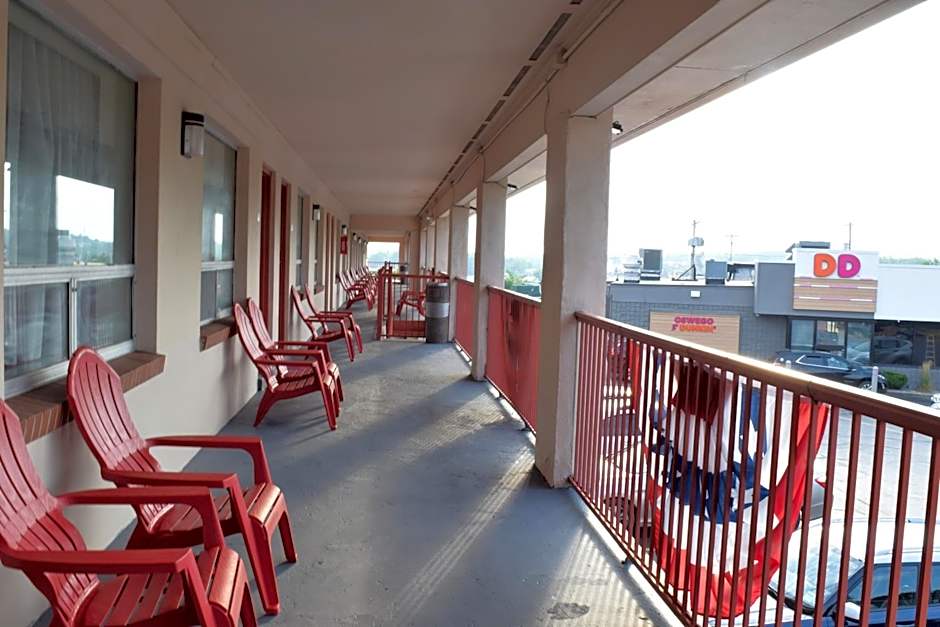 Knights Inn Oswego East