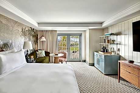 Coastline View, Club level, Guest room, 1 King, Top floor, Balcony