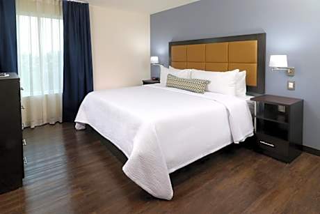 One-Bedroom King Suite