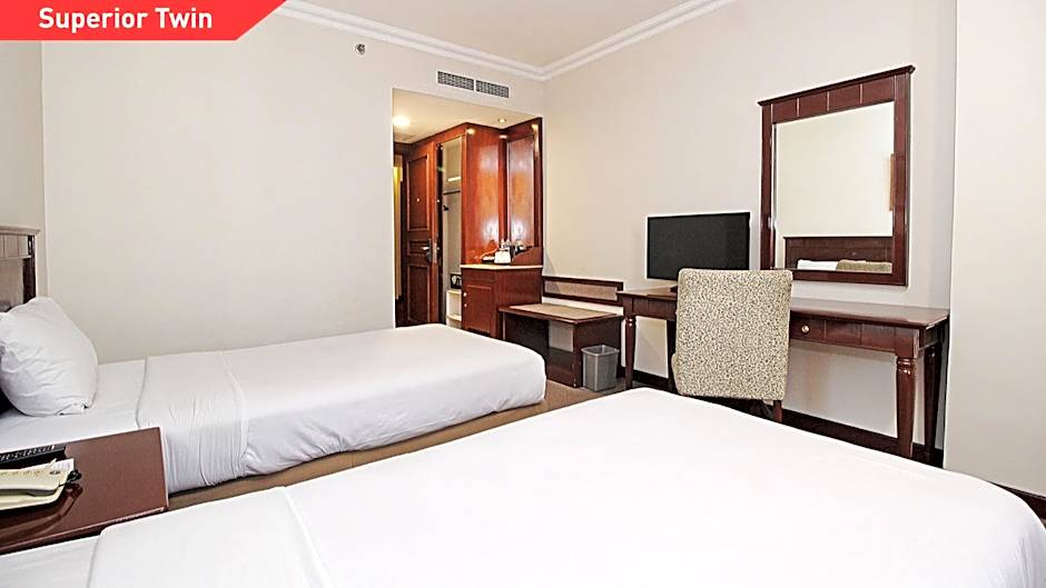 M - Regency Hotel