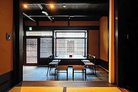 Kyoto Urushiro Wakasaya