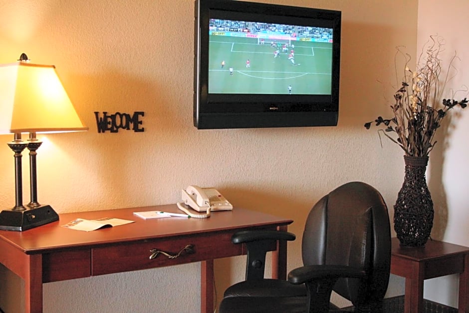 Expressway Suites Fargo