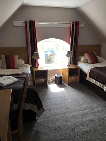 Twin Room with Bathroom