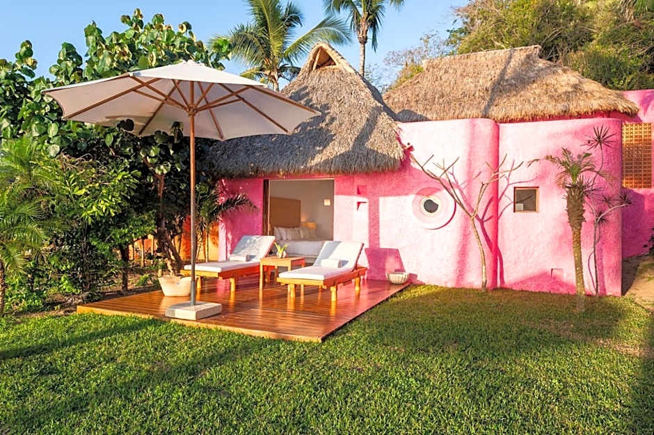 Bungalows & Casitas de las Flores in Careyes