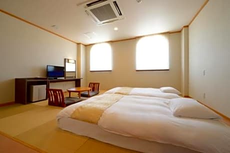 Japanese-Style Quadruple Room