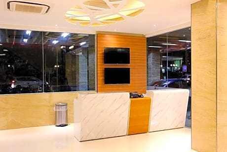 Grand Citihub Hotel At Panakkukang