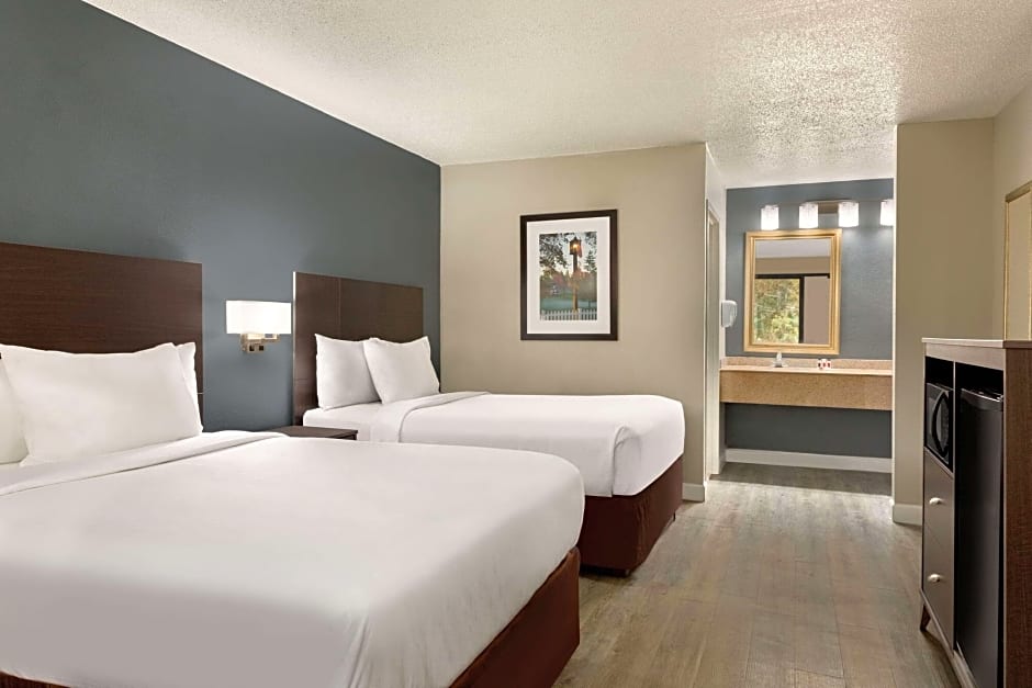 Baymont by Wyndham Wilmington