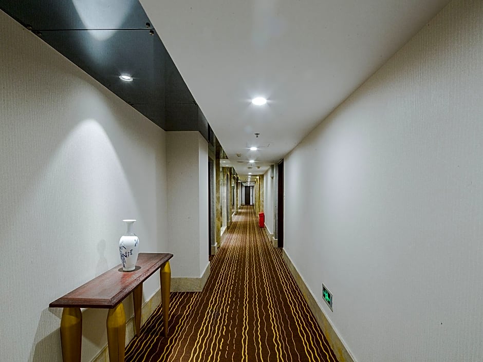 Chongqing Golden View Hotel