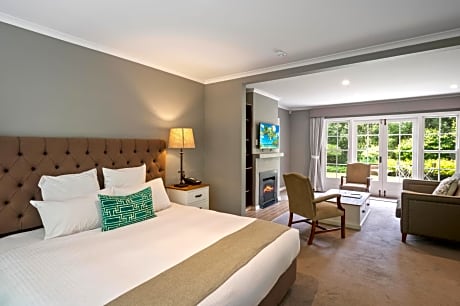 Suite with Garden View