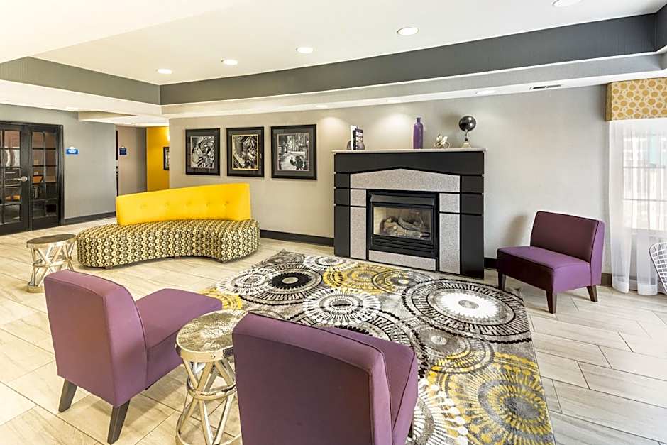 Days Inn & Suites by Wyndham Union City