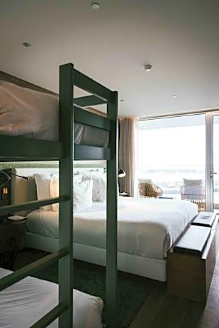 Deluxe Family Room with Sea View