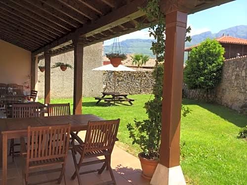 Hotel Rural El Texeu