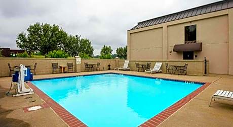 Quality Inn Holly Springs South