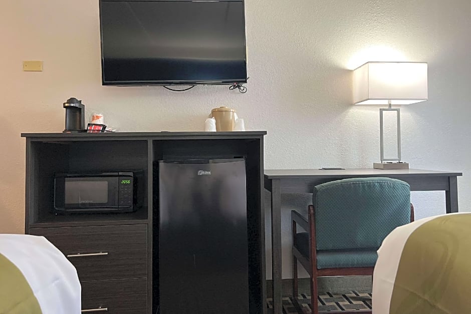 Quality Inn & Suites Louisville East