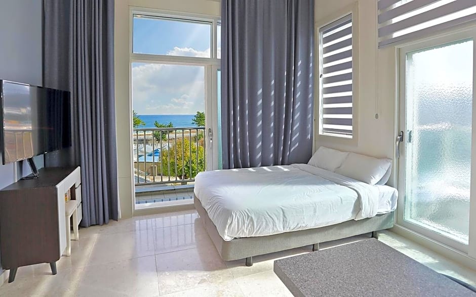 Gangneung Buchaegil Motel and Pension