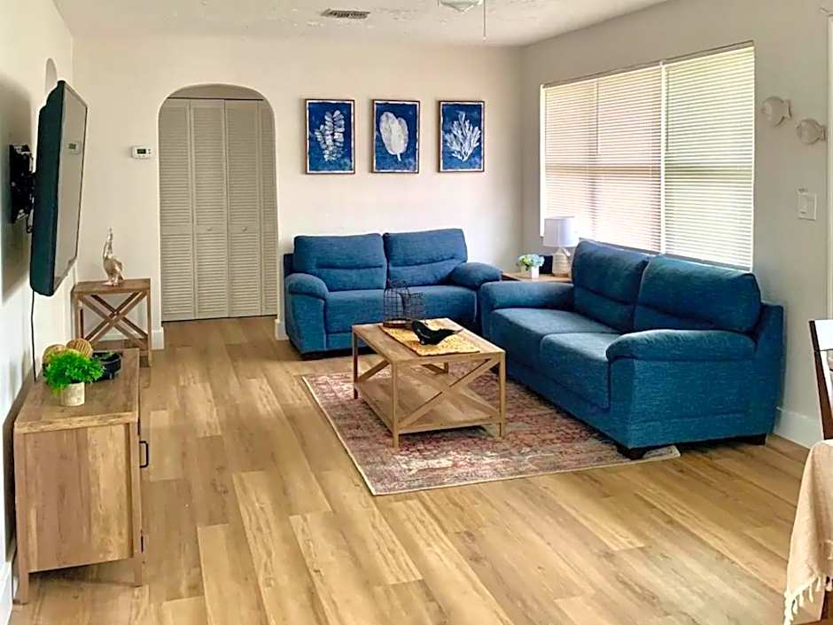 Beach House 15 min from Clearwater Beach