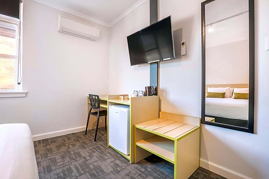 Nightcap at Hume Hotel