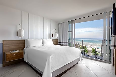 One-Bedroom Premium King Suite with Sofa Bed - Oceanfront