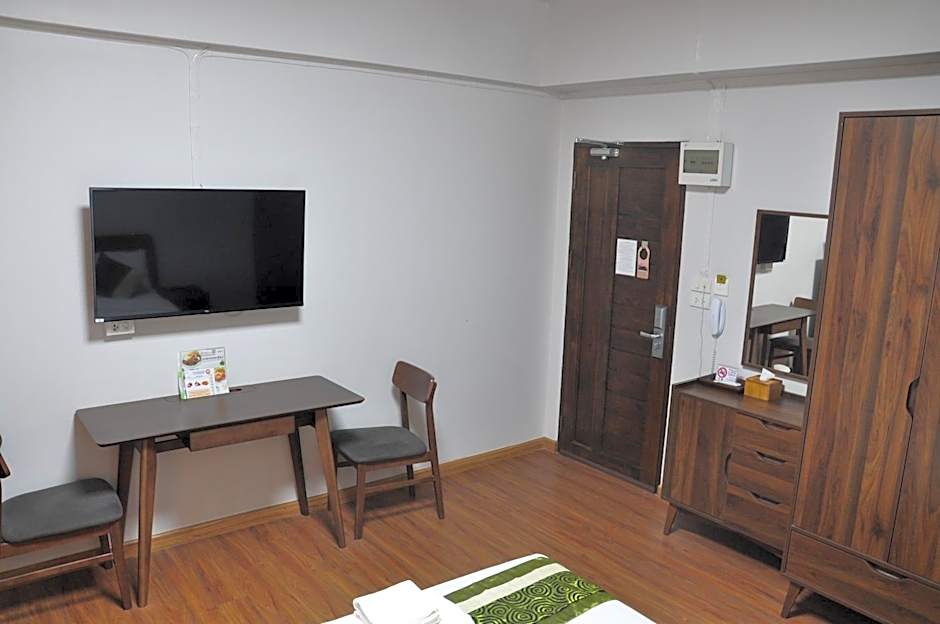 The Bedrooms Maeklong and Services Apartment
