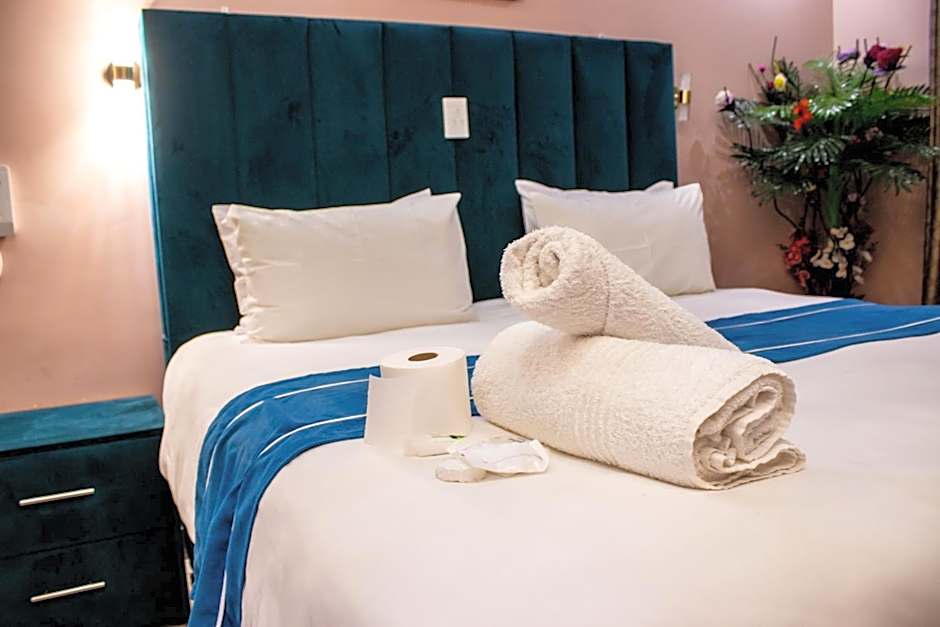 Gold Crown International Hotel