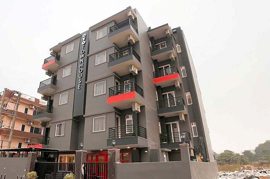 OYO Townhouse 136 Sector 46 Vikas Marg