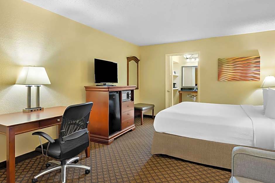  Best Western Coach House