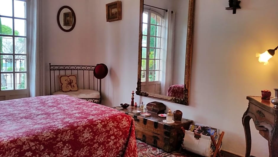 La Douce Heure – Mougins, CT