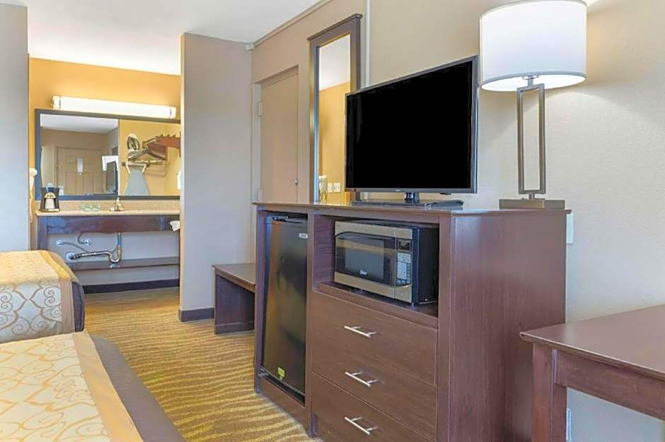 Best Western Taylor Inn