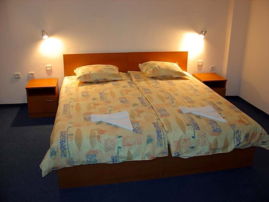 Friends Family Hotel